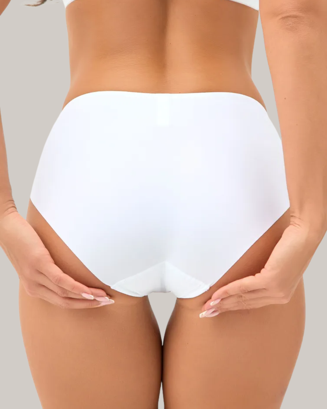Besiūlės „Acousma“ lazerinio kirpimo kelnaitės