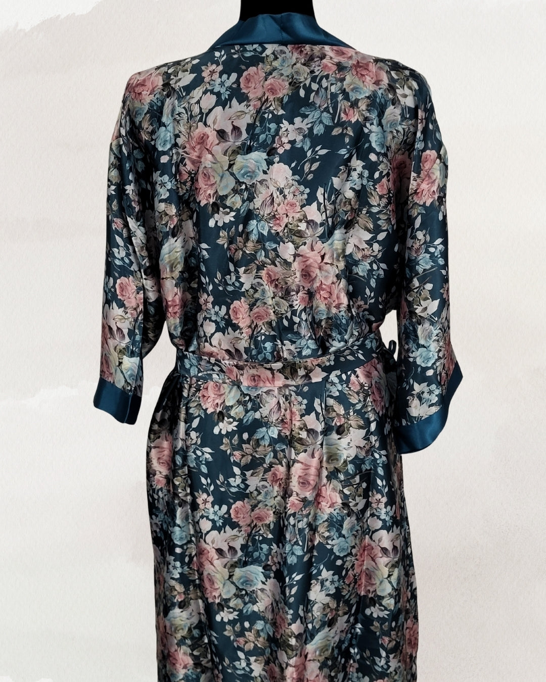 Elegantiški moteriški naktinukai