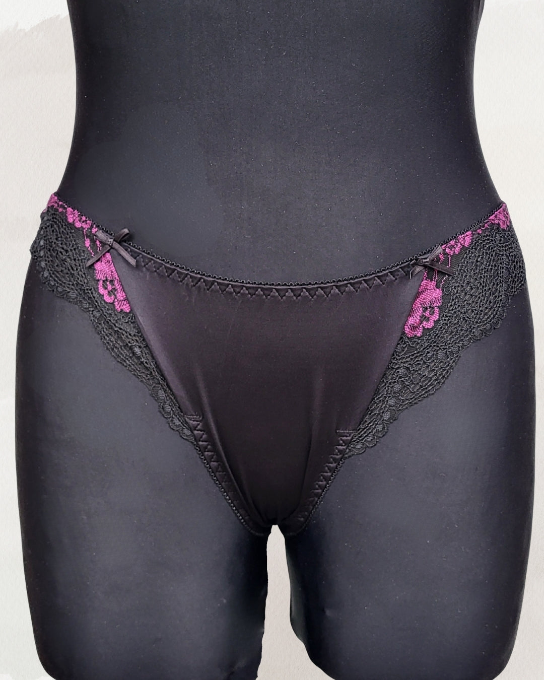 Acousma apatinis trikotažas juodos spalvos kelnaitės