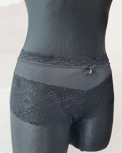 Balaloum apatinis trikotažas juodos spalvos kelnaitės