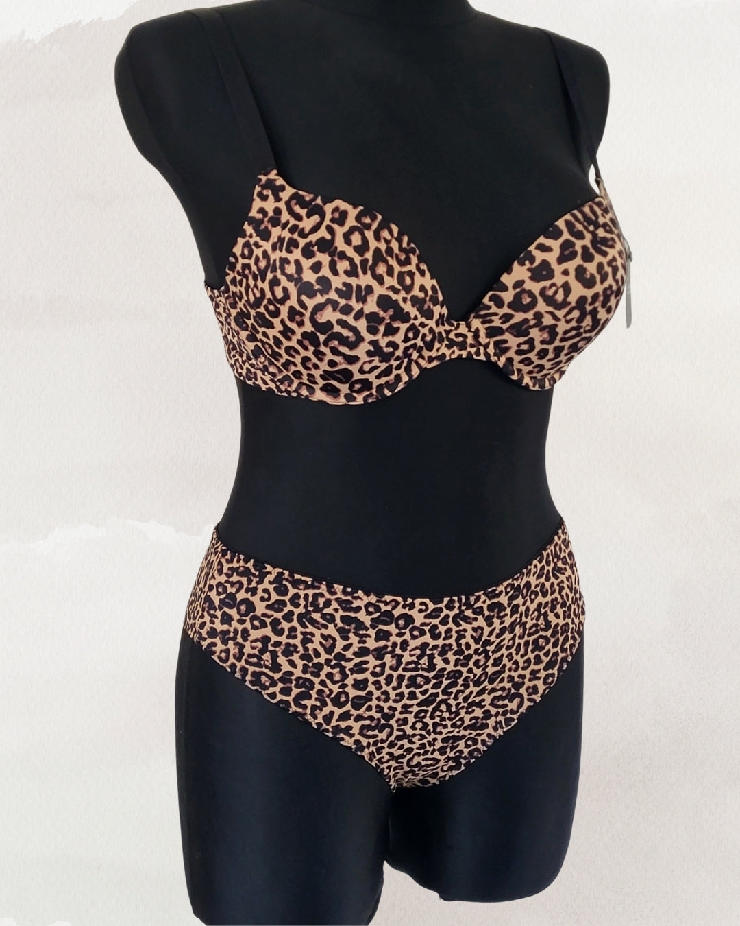 Balaloum apatinis trkotažas liemenėlės ir kelnaičių komplektas leopardinės spalvos