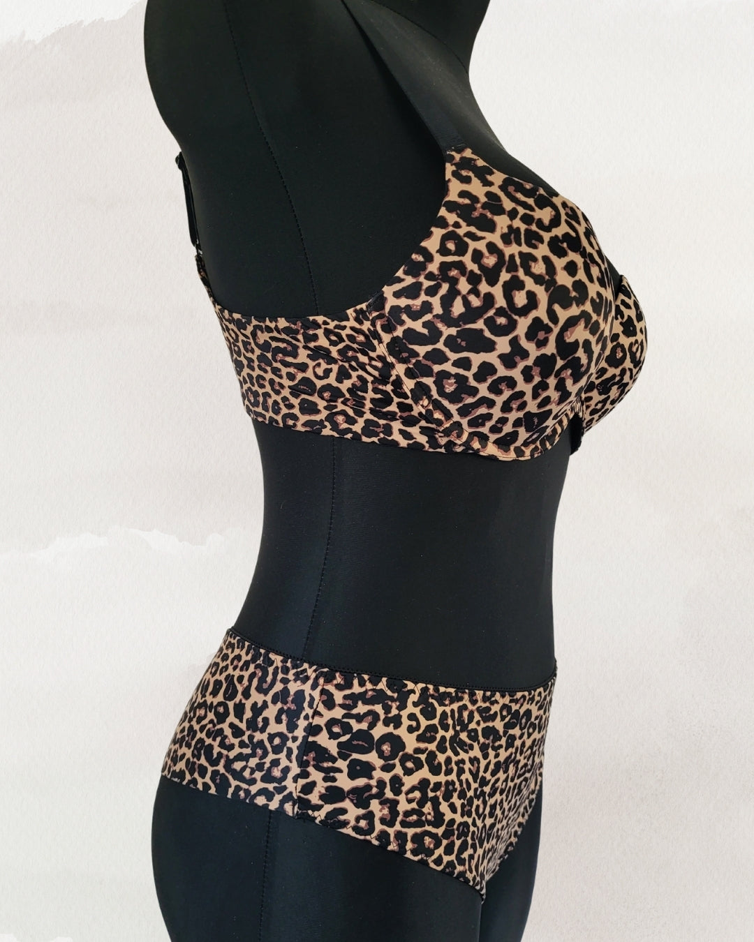 Balaloum apatinis trkotažas liemenėlės ir kelnaičių komplektas leopardinės spalvos