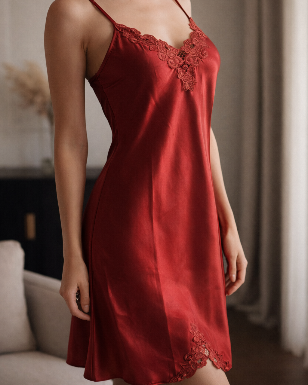 Raudonos spalvos aukštos kokybės moteriški naktiniai